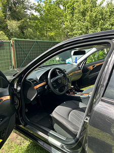 Mercedes Benz E220 (5 foto / 9)