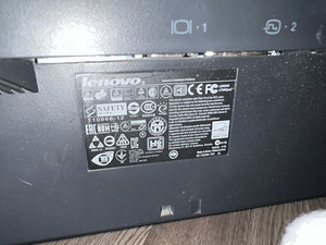 Lenovo 24’ (2 foto / 2)