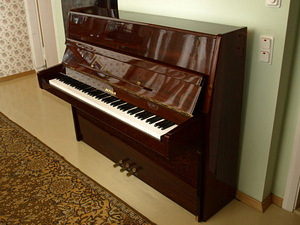 Klaver RIGA pianiino (1 foto / 3)
