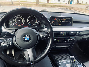 BMW X5 F15 3.0 190KW M-Paket (10 foto / 15)