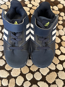 Kasutatud adidase tossud 25,5 (1 foto / 3)