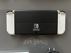 Müün Nintendo Switch OLED-i (3 foto / 3)