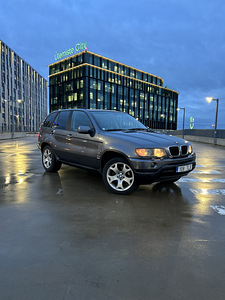 BMW X5 (1 фото из 7)