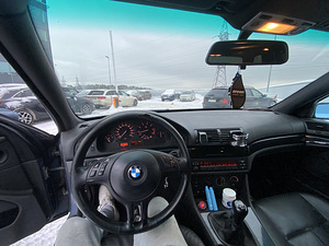 BMW 525i 141kw 2001a (1 foto / 13)