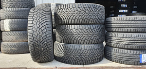 285/45/R22 Pirelli Scorpion IceZero2 114H XL Naastrehvid (1 foto / 1)
