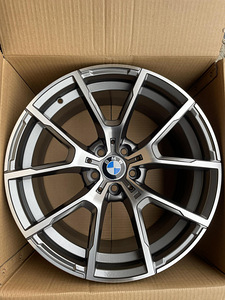 19-дюймовые диски BMW реплика 8,5 ET28 + 9,5 ET35 5x112 66,6 мм (1 фото из 2)