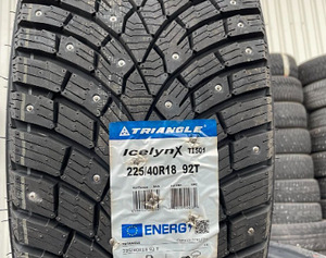 225/40/18 Triangle Icelynx TI501 92t xl naastrehvid (1 foto / 1)