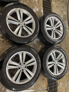VW ОРИГИНАЛЬНЫЕ диски 19x8.5 с датчиками + шины (6 фото из 6)