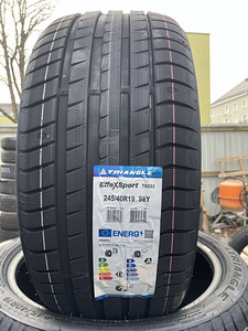 245/40R19 Triangle Effexsport TH202 98Y Suverehvid (1 foto / 1)