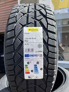 235/45/18 kormoran snow 98v xl (1 foto / 1)