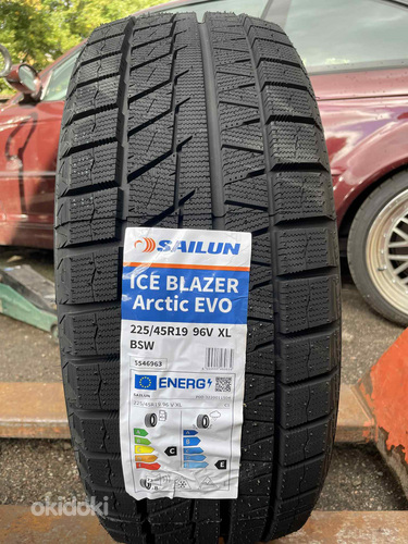 225/45/19 Sailun IceBlazer Arctic EVO 96V XL