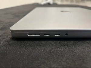 Apple MacBook Pro 16" M1 Pro (4 фото из 9)