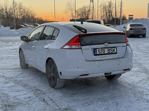 Продается Honda Insight автомат гибрид LPG (3 фото из 11)