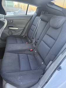 Продается Honda Insight автомат гибрид LPG (6 фото из 11)