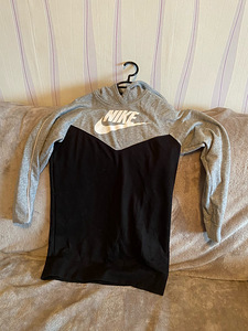 Платье-свитшот Nike XS (1 фото из 1)