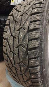 215/50 R17 (3 фото из 4)