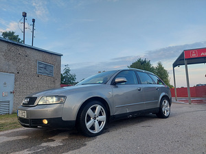 M/V Audi A4 B6 2.5tdi 114kw 2002 (3 foto / 8)