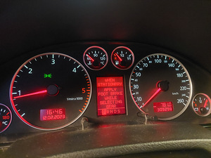 M/V Audi Allroad C5 2.5TDI 132KW 2003a (6 foto / 9)