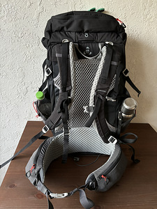 Matkaseljakott Decathlon QUECHUA 40 l (3 foto / 8)