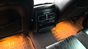 VOLKSWAGEN TOUAREG (7 foto / 14)