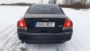 Volvo s60 (3 фото из 9)