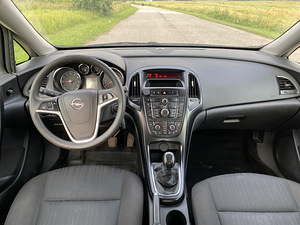OPEL ASTRA SPORTS TOURER (7 foto / 11)