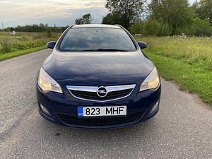 OPEL ASTRA SPORTS TOURER (1 foto / 11)