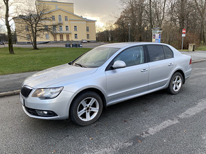 SKODA SUPERB (1 фото из 12)