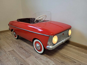 Moskvich plekist laste pedaalauto 1978 (2 foto / 10)