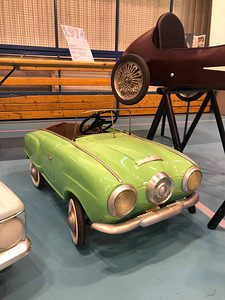Moskvich Studebaker педальная машина (1 фото из 7)