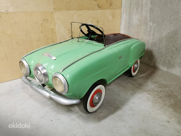 Moskvich Studebaker vana plekist pedaalauto 1972