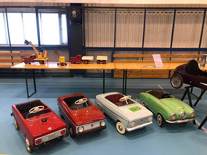 Restaureeritud laste plekist Moskvich pedaalauto (2 foto / 3)
