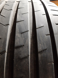 255/40R19 летние шины (2 фото из 2)