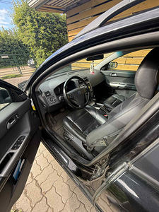 Volvo v50 (8 фото из 10)