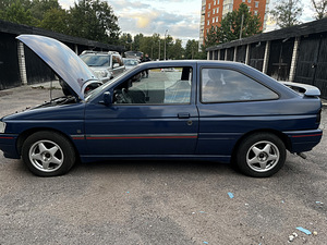 Авто Ford Escort (1 фото из 4)