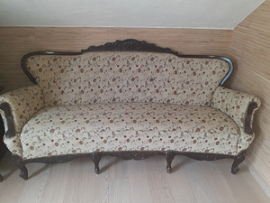Antiikne biedermeier diivan, äsja polsterdatud (1 foto / 4)