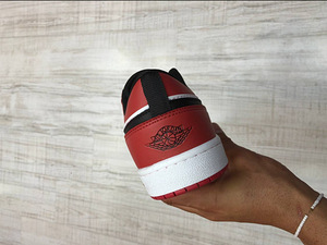 Nike tossud jordan low 1 punane (4 foto / 4)