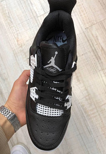 Nike tossud Air Jordan 4 retro Black Oreo (2 foto / 4)