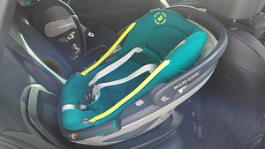 Maxi-Cosi Coral turvahäll koos Isofix alusega (2 foto / 8)