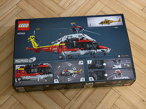 LEGO Technic 42145 Airbus H175 Rescue Helicopter (4 foto / 10)