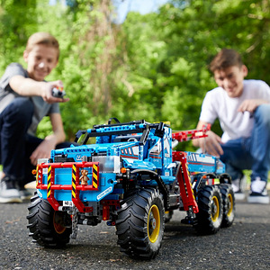 LEGO 42070 All Terrain Tow Truck Universaalne puksiirauto (9 foto / 9)