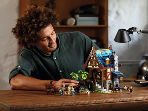 Lego 21325 Medieval Blacksmith Лего Средневековый кузнец (9 фото из 9)