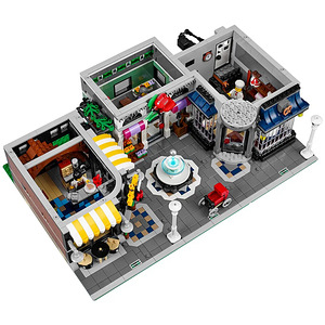 Lego 10255 väljak (5 foto / 9)