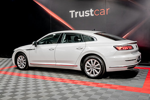 Volkswagen Arteon e-Hybrid Elegance (5 foto / 10)
