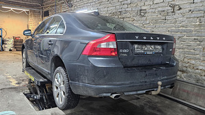 Volvo s80 2.4d 151kw automaat Varuosad ühest autost (3 foto / 7)