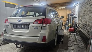 Subaru Outback 2.0d 110kw manuaal Varuosad ühest autost (4 foto / 6)