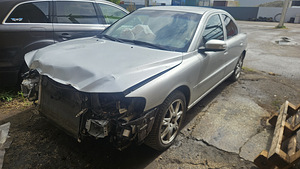 Volvo s60 2.4d5 136kw automaat varuosad ühest autost (1 foto / 5)