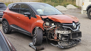 Renault Captur на запчасти (2 фото из 8)