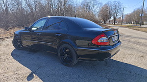 Mercedes-Benz E 200 CDI Elegance Facelift (2 foto / 12)