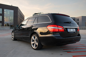 Mercedes-Benz E 220 AVANTGARDE 2010 (3 foto / 5)